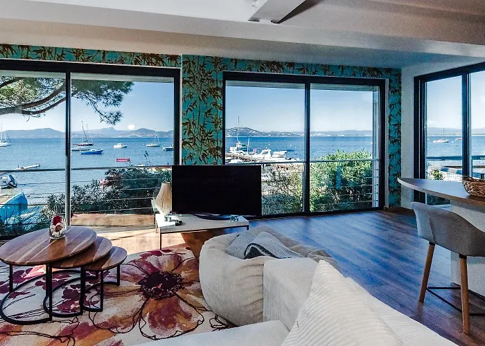 Front De Accès Presqu'île De Giens-sea&mountain Pleasure Hyères